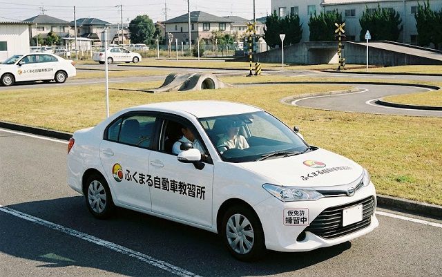 修了検定の主な減点と中止その対策と内容【仮免許技能試験】・場内試験コースと試験車両