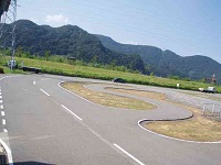 修了検定の主な減点と中止その対策と内容【仮免許技能試験】 技能試験車両